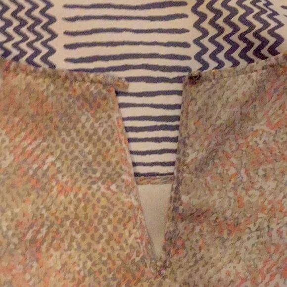 Sleeveless top gray and pink top - Picture 8 of 8